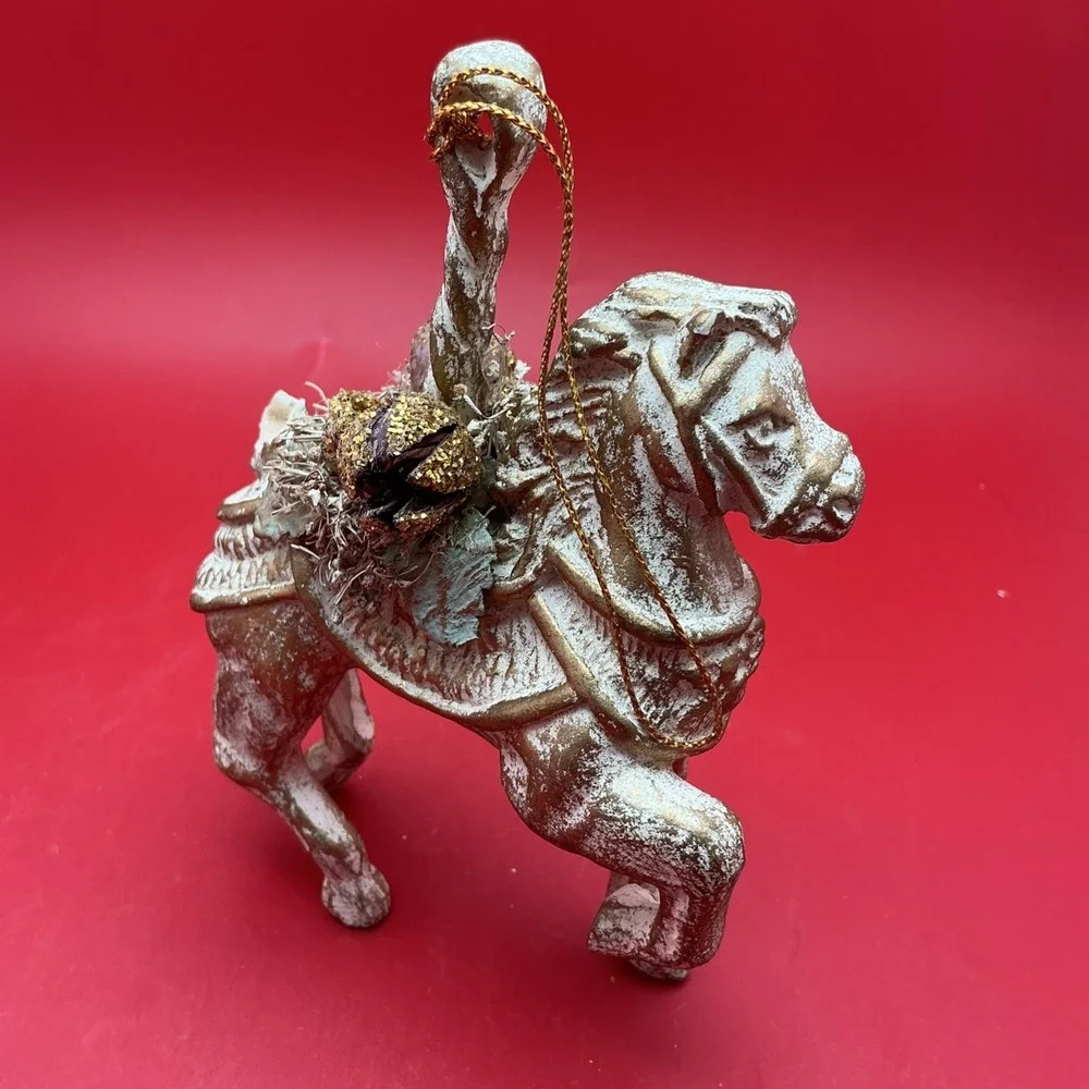 Vintage Decorative Distressed Carousel Horse Ornaments-Set of‎ 2 READ